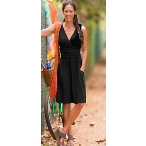 Athleta Womens Jura Sleeveless Dress XS Black Ruched Pockets‎ Sporty Outdoor